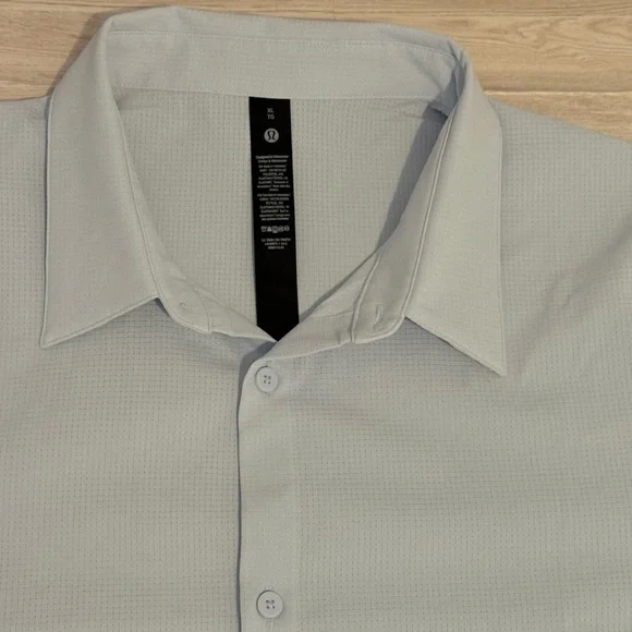 lululemon Airing Easy SS Button Down Shirt XL Light Gray - Picture 10 of 12